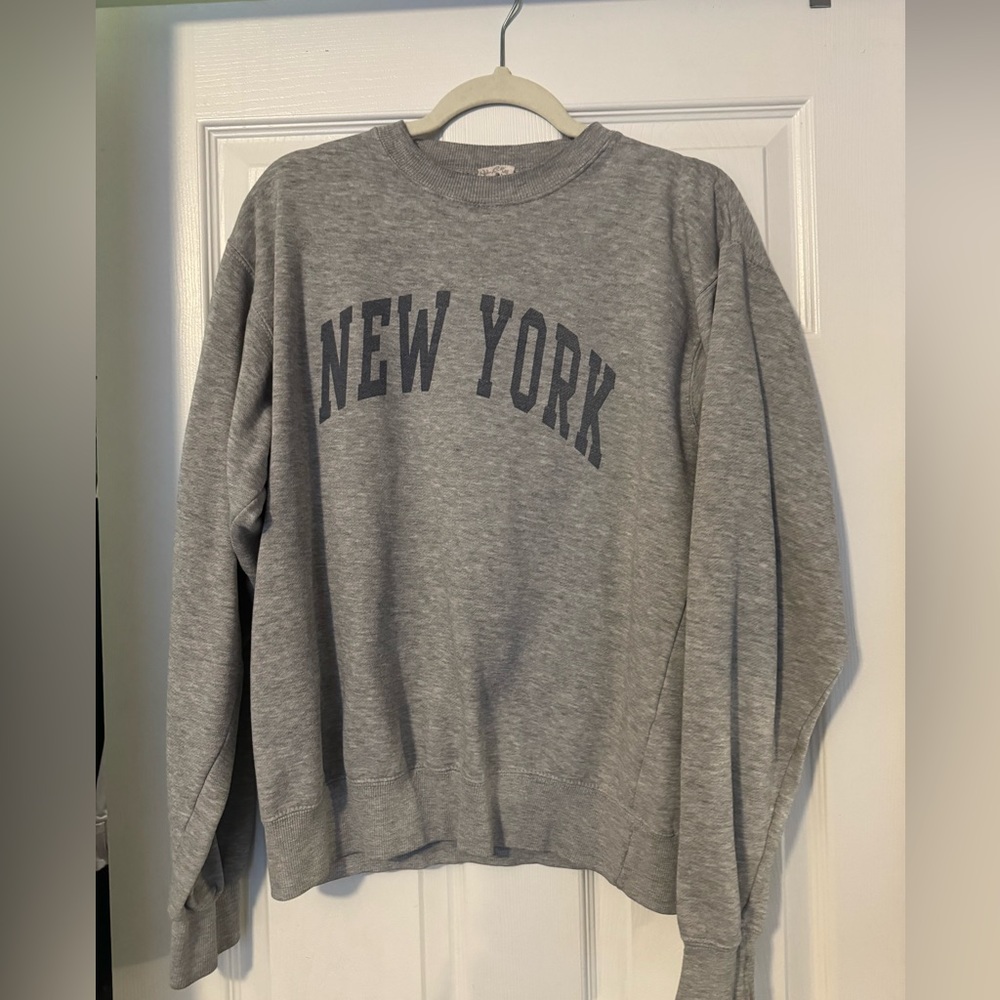 Brandy Melville “New York” grey crewneck/ sweatshirt